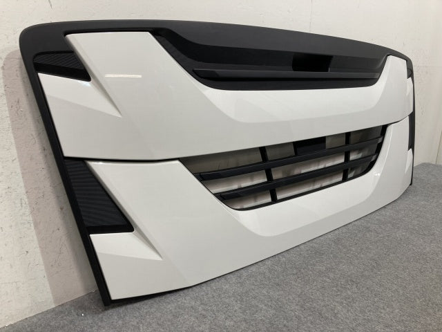 新車取り外し!ギガ 大型 2代目 2015- 10t 純正 フロント グリル/ラジエーターグリル ホワイト ソリッド いすゞ(138947)