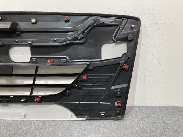 新車取り外し!ギガ 大型 2代目 2015- 10t 純正 フロント グリル/ラジエーターグリル ホワイト ソリッド いすゞ(138947)