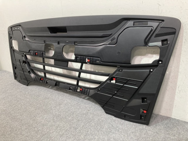 新車取り外し!ギガ 大型 2代目 2015- 10t 純正 フロント インナー グリル 素地 いすゞ(138949)
