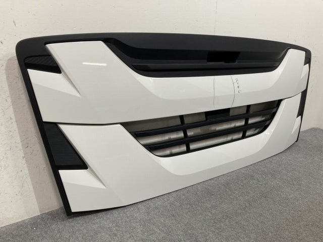 新車取り外し!ギガ 大型 2代目 2015- 10t 純正 フロント グリル/ラジエーターグリル ホワイト ソリッド いすゞ(138950)