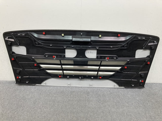 新車取り外し!ギガ 大型 2代目 2015- 10t 純正 フロント グリル/ラジエーターグリル ホワイト ソリッド いすゞ(138950)