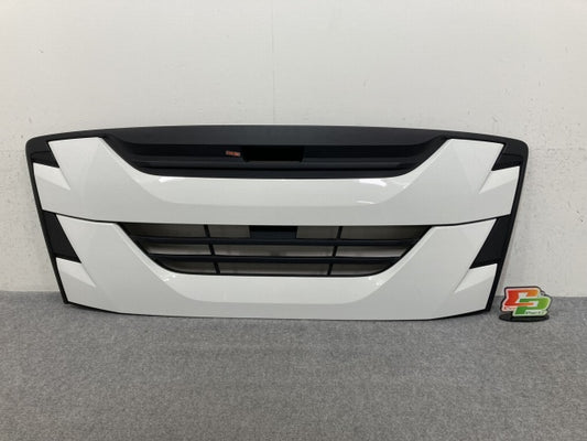 新車取り外し!ギガ 大型 2代目 2015- 10t 純正 フロント グリル/ラジエーターグリル ホワイト ソリッド いすゞ(138951)