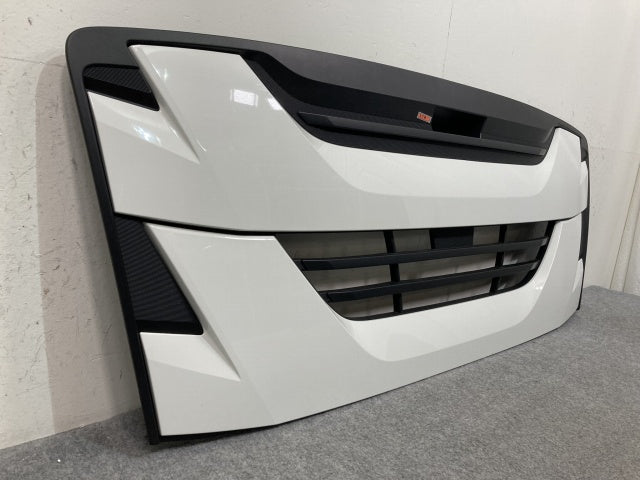 新車取り外し!ギガ 大型 2代目 2015- 10t 純正 フロント グリル/ラジエーターグリル ホワイト ソリッド いすゞ(138951)