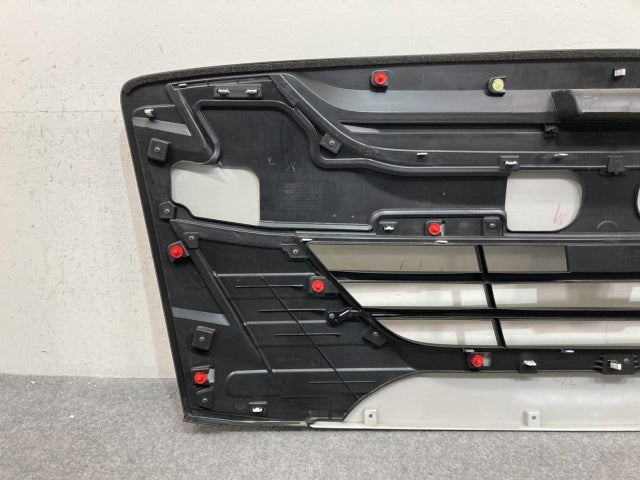 新車取り外し!ギガ 大型 2代目 2015- 10t 純正 フロント グリル/ラジエーターグリル ホワイト ソリッド いすゞ(138951)