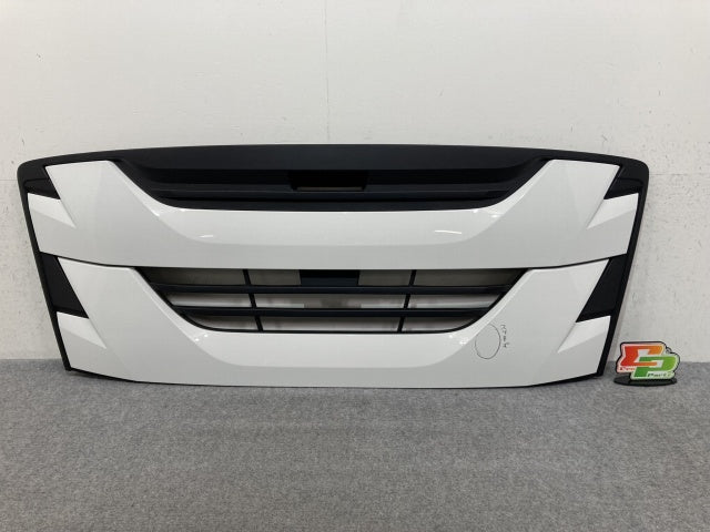 新車取り外し!ギガ 大型 2代目 2015- 10t 純正 フロント グリル/ラジエーターグリル ホワイト ソリッド いすゞ(138952)