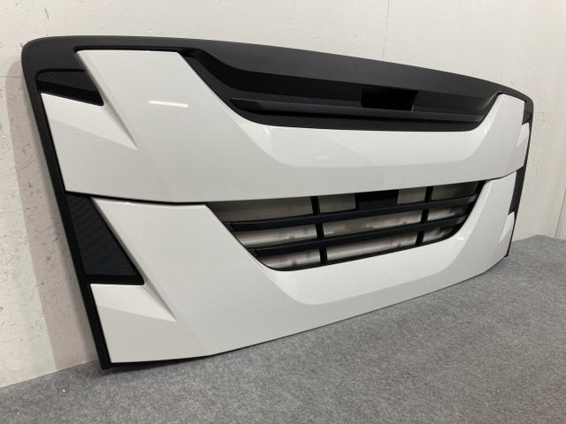 新車取り外し!ギガ 大型 2代目 2015- 10t 純正 フロント グリル/ラジエーターグリル ホワイト ソリッド いすゞ(138954)