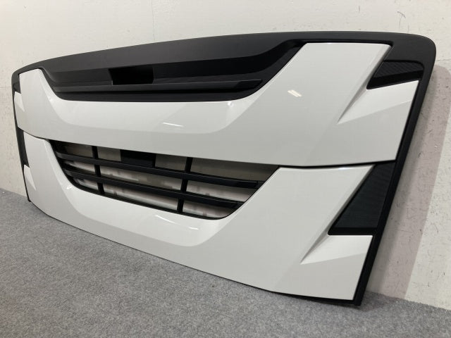 新車取り外し!ギガ 大型 2代目 2015- 10t 純正 フロント グリル/ラジエーターグリル ホワイト ソリッド いすゞ(138954)