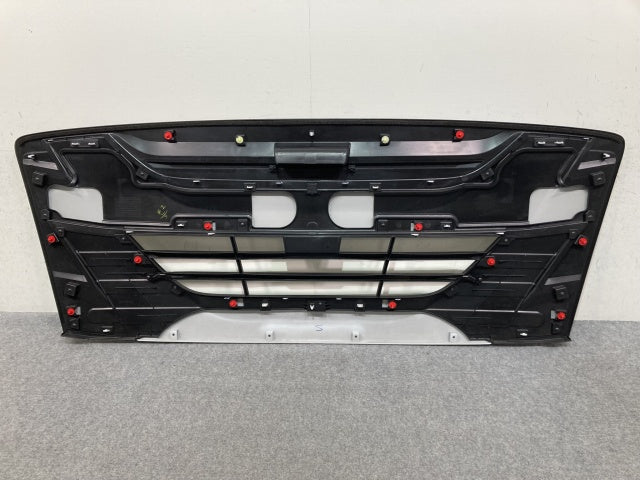 新車取り外し!ギガ 大型 2代目 2015- 10t 純正 フロント グリル/ラジエーターグリル ホワイト ソリッド いすゞ(138954)
