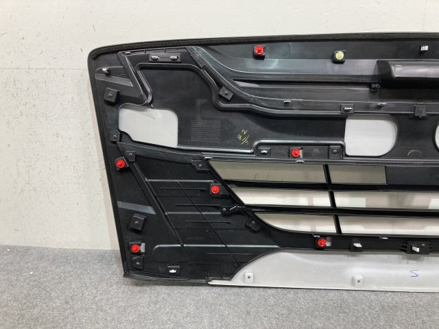 新車取り外し!ギガ 大型 2代目 2015- 10t 純正 フロント グリル/ラジエーターグリル ホワイト ソリッド いすゞ(138954)