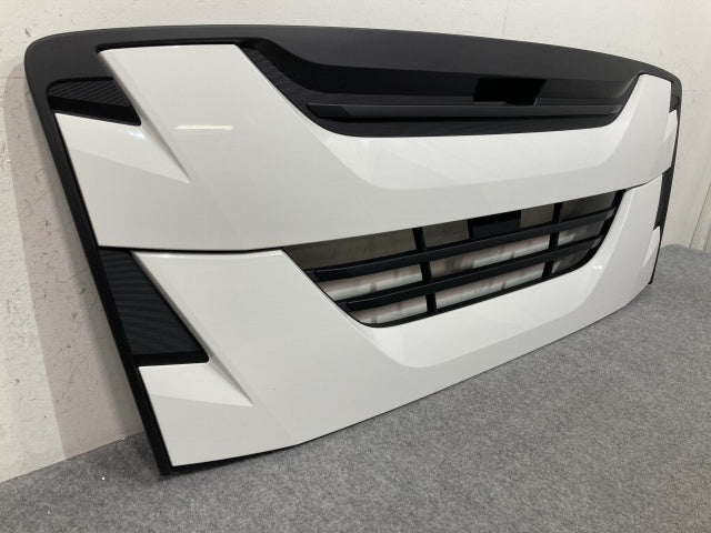 新車取り外し!ギガ 大型 2代目 2015- 10t 純正 フロント グリル/ラジエーターグリル ホワイト ソリッド いすゞ(138955)