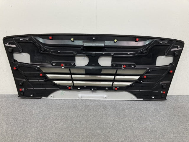 新車取り外し!ギガ 大型 2代目 2015- 10t 純正 フロント グリル/ラジエーターグリル ホワイト ソリッド いすゞ(138955)