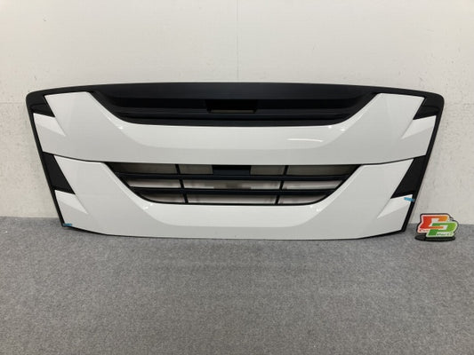 新車取り外し!ギガ 大型 2代目 2015- 10t 純正 フロント グリル/ラジエーターグリル ホワイト ソリッド いすゞ(138957)