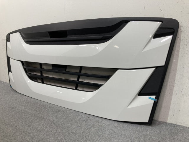 新車取り外し!ギガ 大型 2代目 2015- 10t 純正 フロント グリル/ラジエーターグリル ホワイト ソリッド いすゞ(138957)