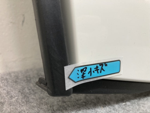 新車取り外し!ギガ 大型 2代目 2015- 10t 純正 フロント グリル/ラジエーターグリル ホワイト ソリッド いすゞ(138957)