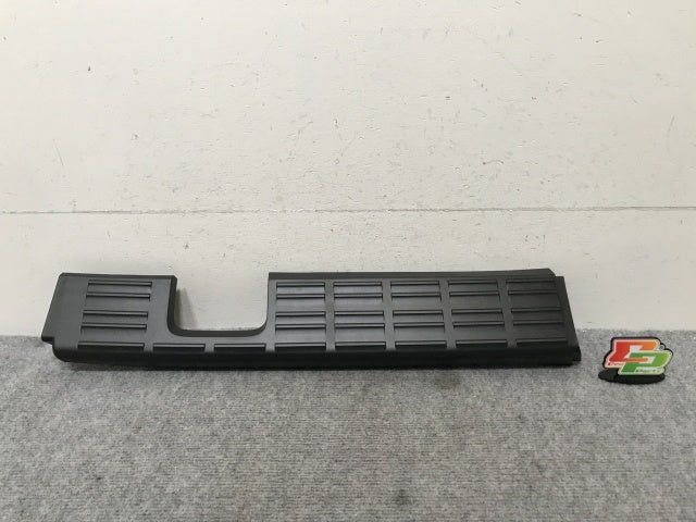新品!ギガ 大型 2代目 2015- 純正 右 フロント バンパー ステップ 9884912831 素地 いすゞ(138985)
