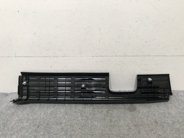 新品!ギガ 大型 2代目 2015- 純正 右 フロント バンパー ステップ 9884912831 素地 いすゞ(138985)
