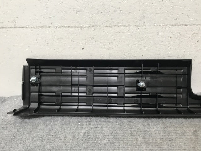 新品!ギガ 大型 2代目 2015- 純正 右 フロント バンパー ステップ 9884912831 素地 いすゞ(138985)