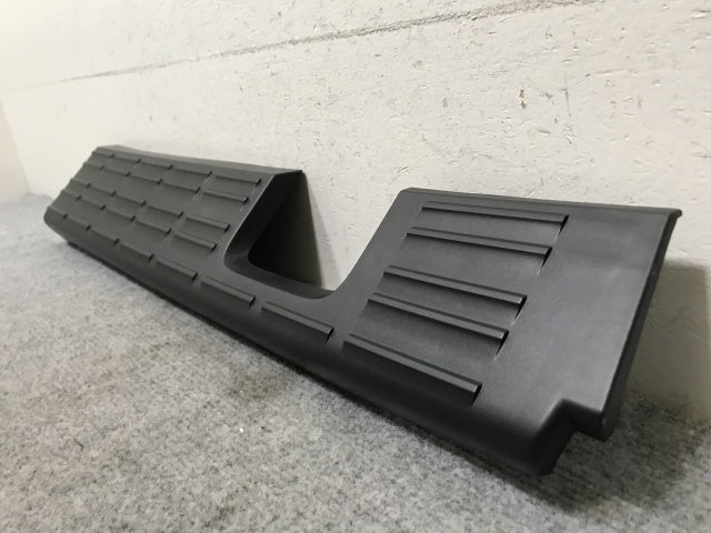 新品!ギガ 大型 2代目 2015- 純正 左 フロント バンパー ステップ 9884912831 素地 いすゞ(138986)