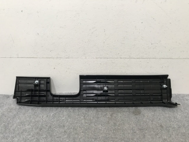 新品!ギガ 大型 2代目 2015- 純正 左 フロント バンパー ステップ 9884912831 素地 いすゞ(138986)