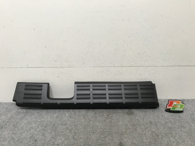 新品!ギガ 大型 2代目 2015- 純正 右 フロント バンパー ステップ 9884912831 素地 いすゞ(138987)
