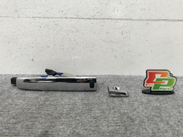 新品!セレナ/ランディ C26/FC/FNC/NC/FPC/FNPC/HC/HFC SC26/SNC/SHC 純正 右 ドア ハンドル 82812-51Z10 80640-1VA0B メッキ 日産(139000)