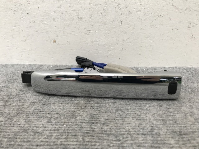 新品!セレナ/ランディ C26/FC/FNC/NC/FPC/FNPC/HC/HFC SC26/SNC/SHC 純正 右 ドア ハンドル 82812-51Z10 80640-1VA0B メッキ 日産(139000)