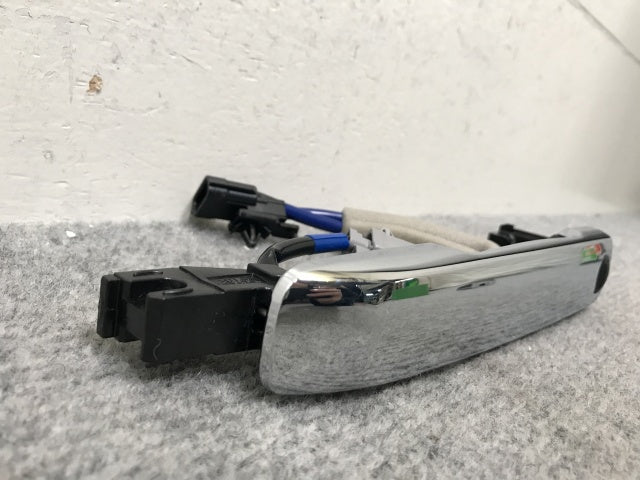 新品!セレナ/ランディ C26/FC/FNC/NC/FPC/FNPC/HC/HFC SC26/SNC/SHC 純正 右 ドア ハンドル 82812-51Z10 80640-1VA0B メッキ 日産(139000)
