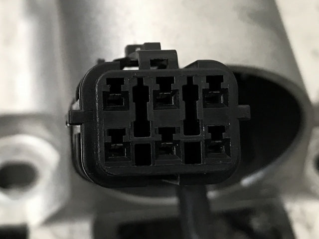 新車取り外し!ギガ 大型 2代目 2015- 純正 右 ドアミラー ステー ブラック ソリッド いすゞ(139002)