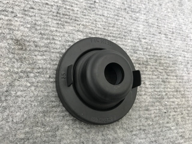 新品!エブリィ/キャリィ/ワゴンR 等 純正  ヘッドライト ソケット カバー F 014 003 551 35125-75H40 スズキ(139008)
