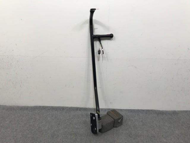 新車取り外し!ギガ 大型 2代目 2015- 純正 右 ドアミラー ステー ブラック ソリッド いすゞ(139023)