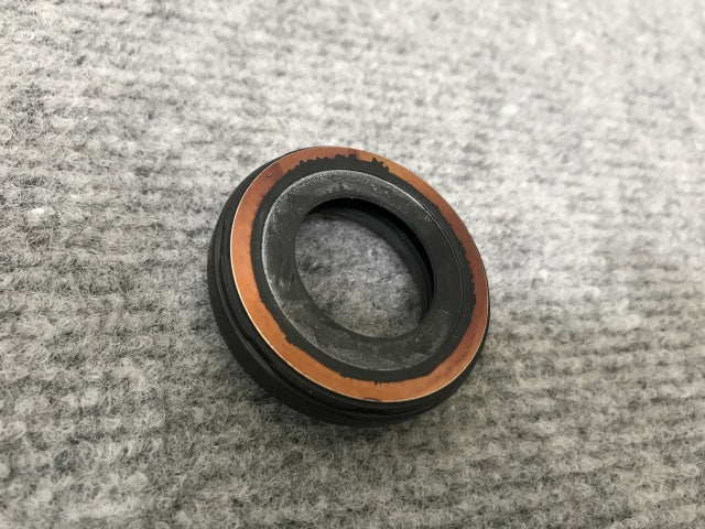 新品!ハイラックスサーフ/トヨエース/ランクル 等 社外  スパーク プラグ ホール シール 23682-30020 トヨタ(139025)