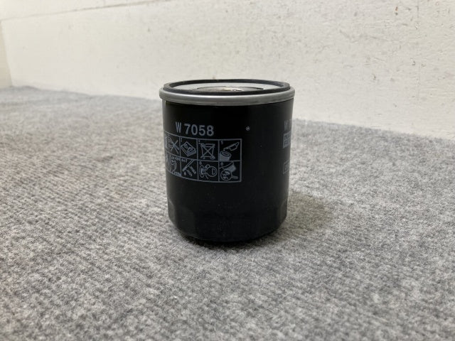 新品!1109/3008  汎用 オイル フィルター MANN FILTER W 7058 プジョー/シトロエン(139035)