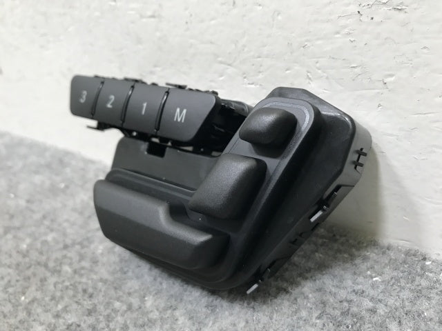 新品!GLクラス X166 純正 左ハンドル用 助手席側(右) シート調整スイッチ 166 905 19 03 1669051903 メルセデスベンツ(139036)