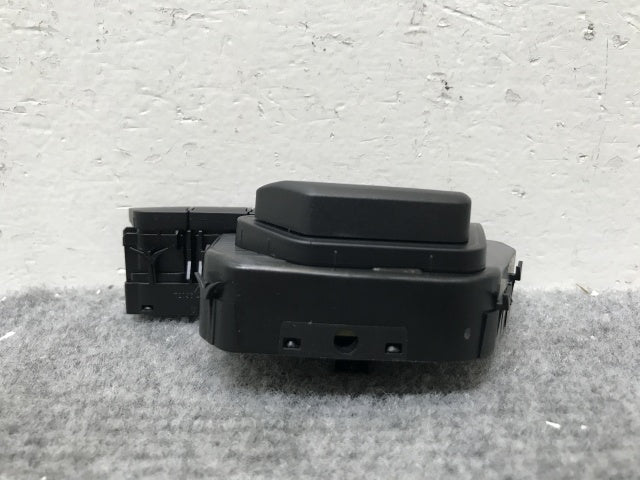 新品!GLクラス X166 純正 左ハンドル用 助手席側(右) シート調整スイッチ 166 905 19 03 1669051903 メルセデスベンツ(139036)