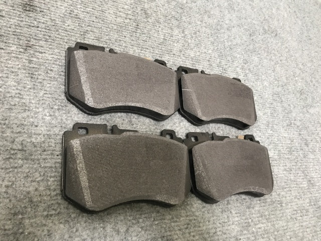 新品!Cクラス W205 社外  ブレーキ パッド 0252599719 メルセデスベンツ(139041)