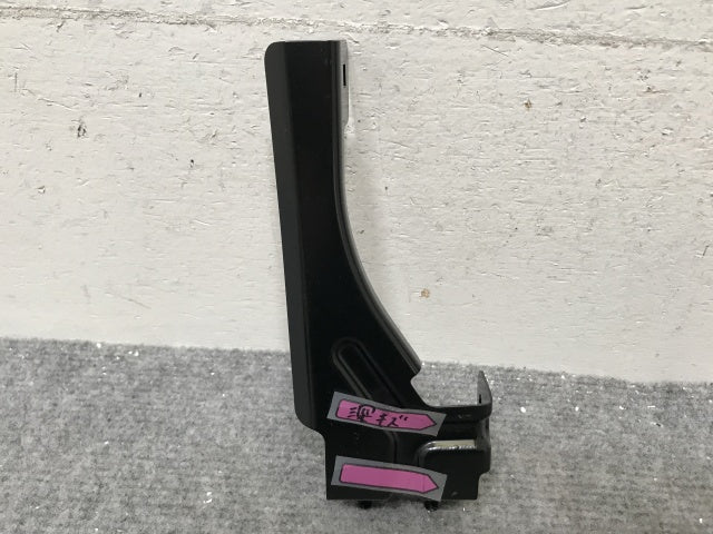 新品!ギガ 大型 2代目 2015- フロント バンパー 取付用 ステー BRKT-SET-STD いすゞ(139068)