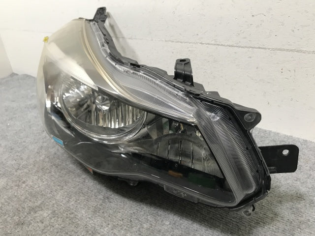 インプレッサ/G4/スポーツ/XV GP2/GP3/GP6/GP7/GJ2/GJ3/GJ6/GJ7 純正 右ヘッドライト キセノン HID レベ バラスト 1T P9932 スバル(139107)