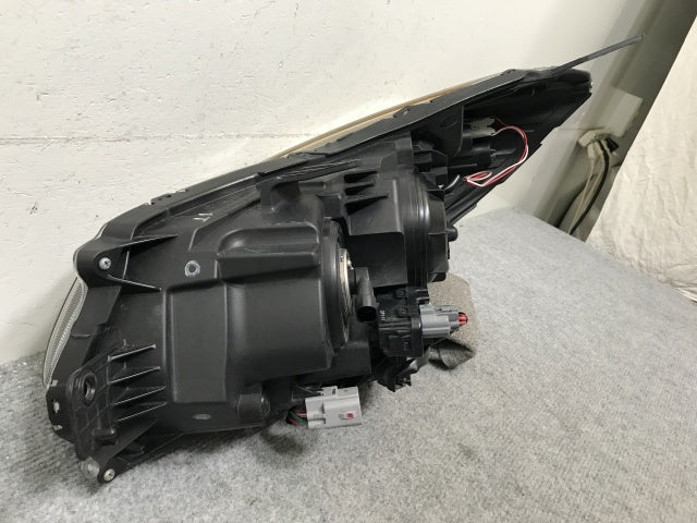 インプレッサ/G4/スポーツ/XV GP2/GP3/GP6/GP7/GJ2/GJ3/GJ6/GJ7 純正 右ヘッドライト キセノン HID レベ バラスト 1T P9932 スバル(139107)