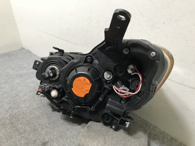 インプレッサ/G4/スポーツ/XV GP2/GP3/GP6/GP7/GJ2/GJ3/GJ6/GJ7 純正 右ヘッドライト キセノン HID レベ バラスト 1T P9932 スバル(139107)