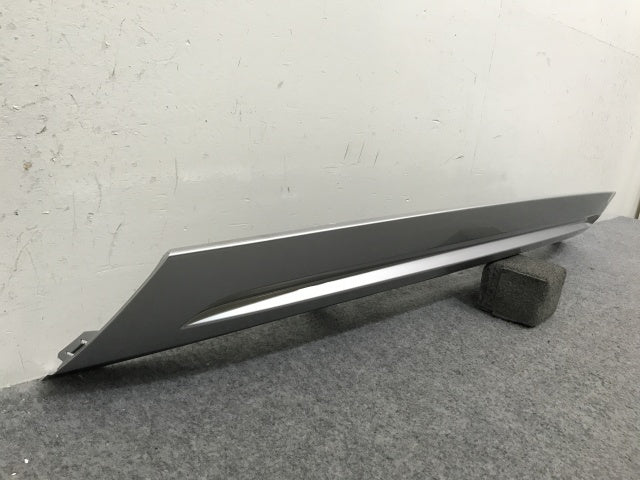 新車取り外し!ヴェゼル/VEZEL/e:HEV RV3/RV4/RV5/RV6 純正 リア ガーニッシュ 71562-3M0-N0 シルバー メタリック ホンダ(139125)