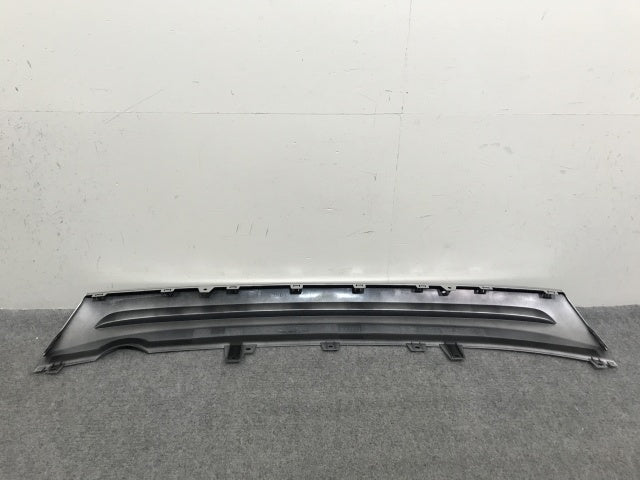 新車取り外し!ヴェゼル/VEZEL/e:HEV RV3/RV4/RV5/RV6 純正 リア ガーニッシュ 71562-3M0-N0 シルバー メタリック ホンダ(139125)