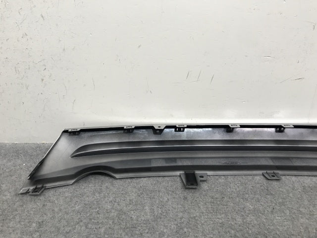 新車取り外し!ヴェゼル/VEZEL/e:HEV RV3/RV4/RV5/RV6 純正 リア ガーニッシュ 71562-3M0-N0 シルバー メタリック ホンダ(139125)