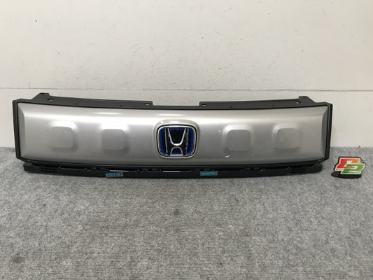 新車取り外し!フリード クロスター GT2/GT4 e:HEV/GT6/GT8 純正 フロント グリル/ラジエーターグリル 71202-33F-N01-M1 ホンダ(139167)