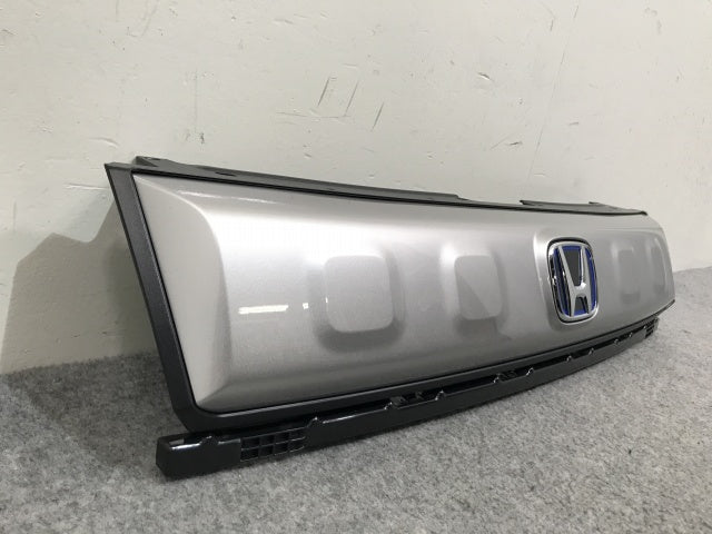 新車取り外し!フリード クロスター GT2/GT4/e:HEV/GT6/GT8 純正 フロント グリル/ラジエーターグリル 71202-33F-N01-M1 ホンダ(139169)