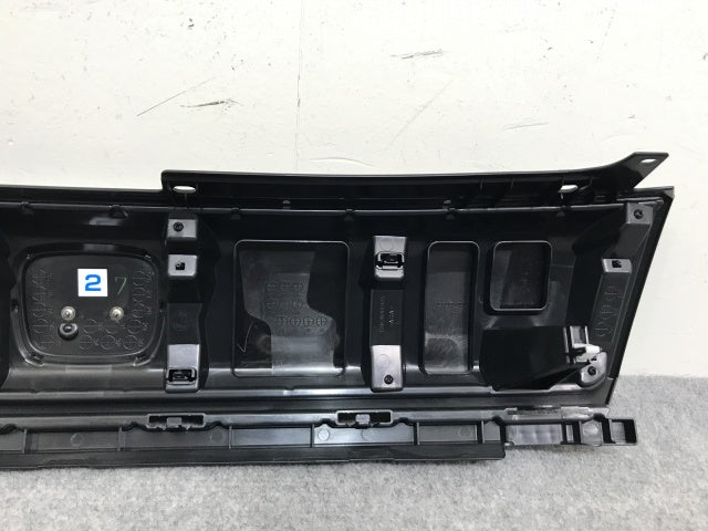 新車取り外し!フリード クロスター GT2/GT4/e:HEV/GT6/GT8 純正 フロント グリル/ラジエーターグリル 71202-33F-N01-M1 ホンダ(139169)