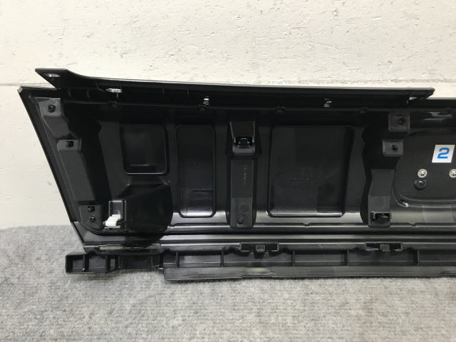 新車取り外し!フリード クロスター GT2/GT4 e:HEV/GT6/GT8 純正 フロント グリル/ラジエーターグリル 71202-33F-N01-M1 ホンダ(139170)