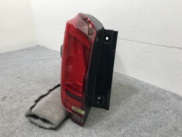 アルファード 30系/AGH30W/AGH35W/GGH30W/GGH35W/AYH30W 純正 後期 右 テールランプ/ライト/レンズ LED 刻印8 KOITO 58-76(139213)