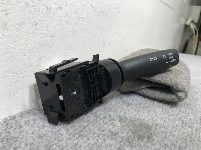 新車取り外し!フィット/NBOX/オデッセイ/S660 等  汎用 ウインカー レバー スイッチ M52531 ホンダ(139223)