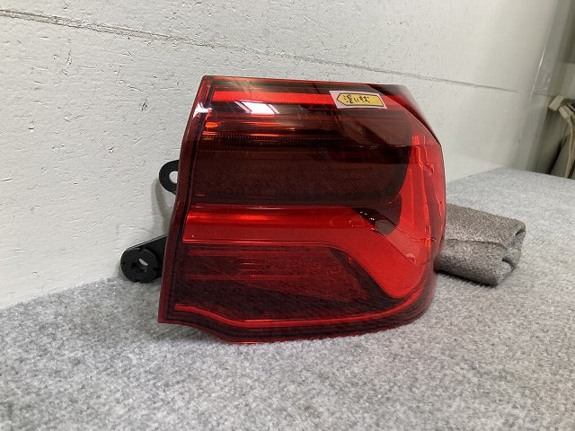 X2 F39 純正 右 テールランプ/ライト/レンズ LED F03688000H BMW(139280)