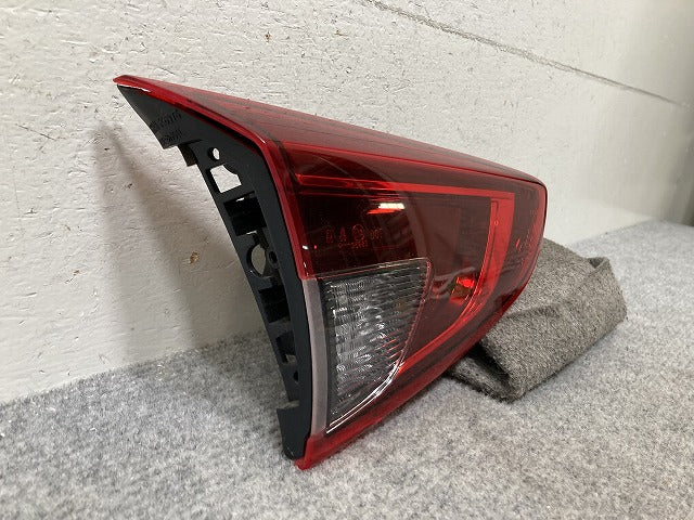 MAZDA2/マツダ2 DJLFS/DJLAS/DJ5FS/DJ5AS 純正 左 フィニッシャーランプ/テールランプ/ライト/レンズ LED KOITO 132-8N01L マツダ(139283)